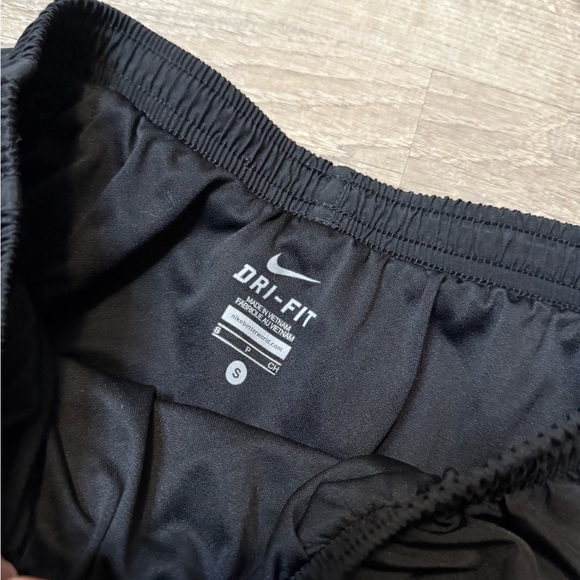 •NIKE• RUNNING SHORTS - Picture 3 of 5